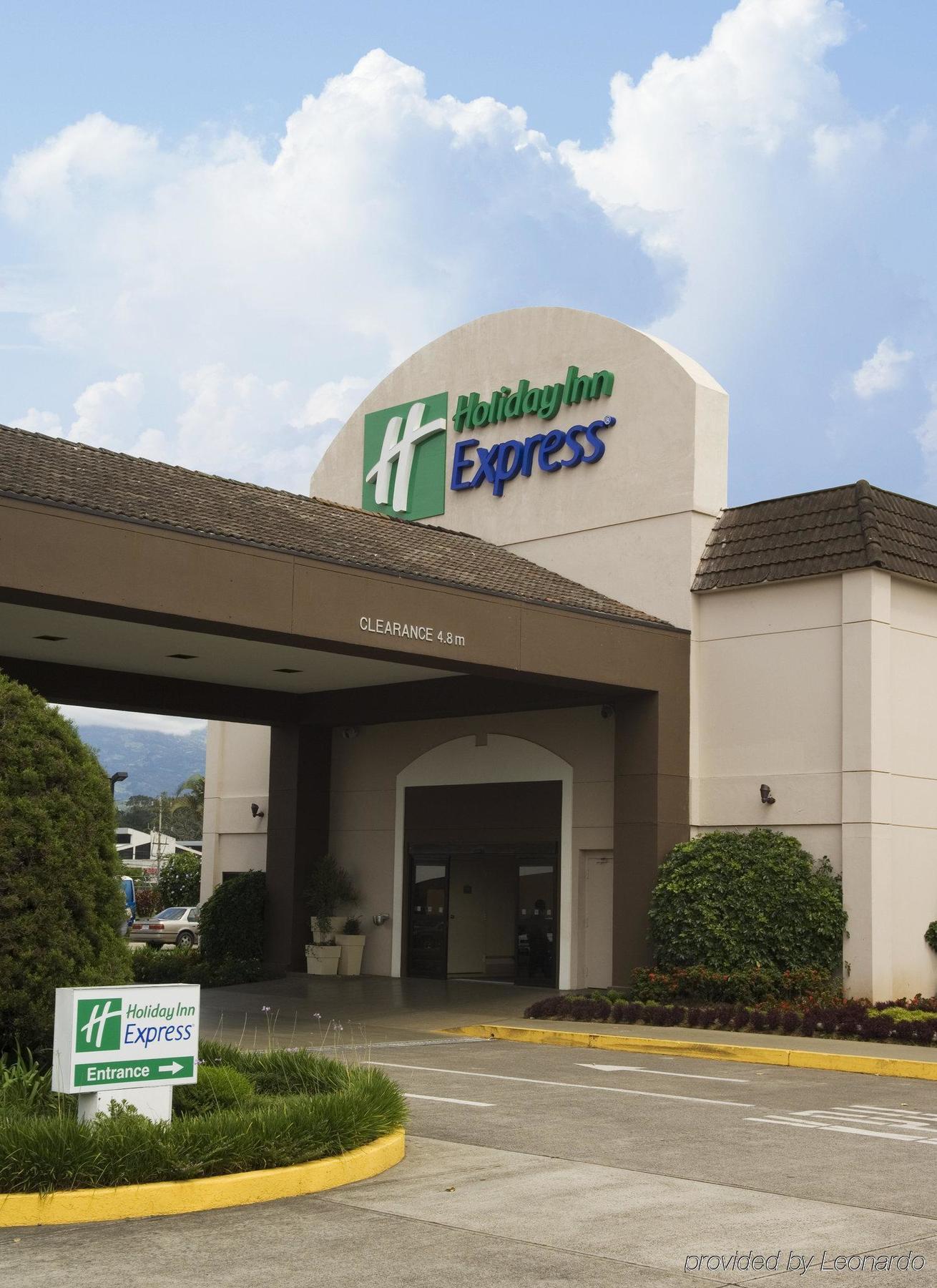 Holiday Inn Express San Jose Airport, An Ihg Hotel Alajuela ภายนอก รูปภาพ